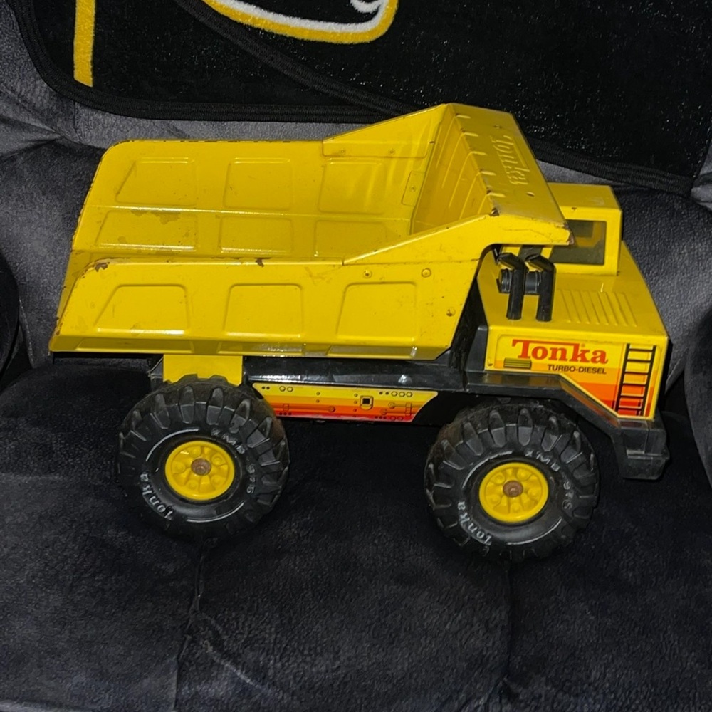 Tonka Turbo Diesel Dump Construction Truck XMB-975 Steel Pressed Metal Plastic U